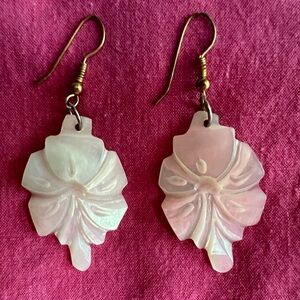 Pretty white & gold tone earrings